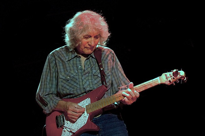 Albert Lee Returns in 2019 To Kinross