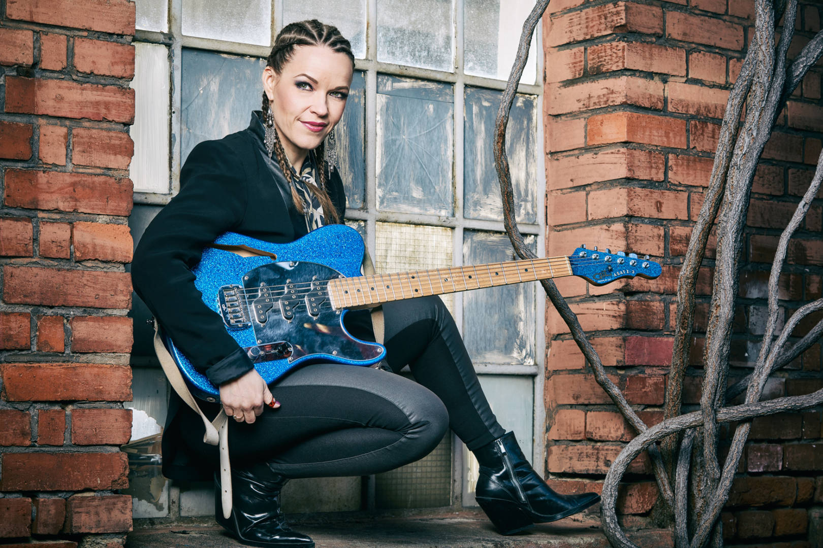 Erja Lyytinen Plays an Afternoon Show In Kinross